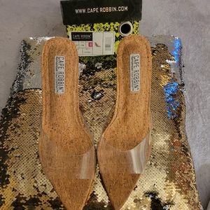 Beautiful Size 10 Clear Heels